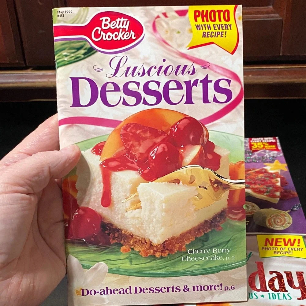 Betty Crocker Festive holiday cookbook magazine Recipe Collection